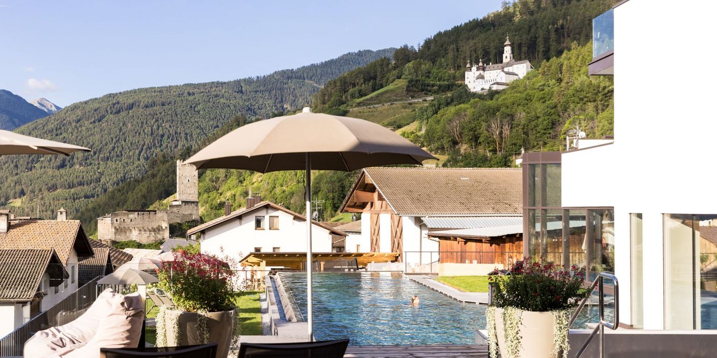 Schwimmen und Sauna <br>im Vinschgau